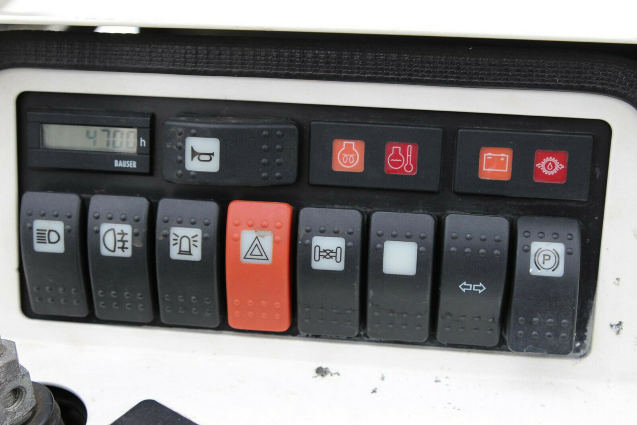Terberg Kinglifter TKL-M1x3 Mitnahmestapler 470h - Dieselstapler: das Bild 3 Terberg Kinglifter TKL-M1x3 Mitnahmestapler 470h - Dieselstapler: das Bild 3