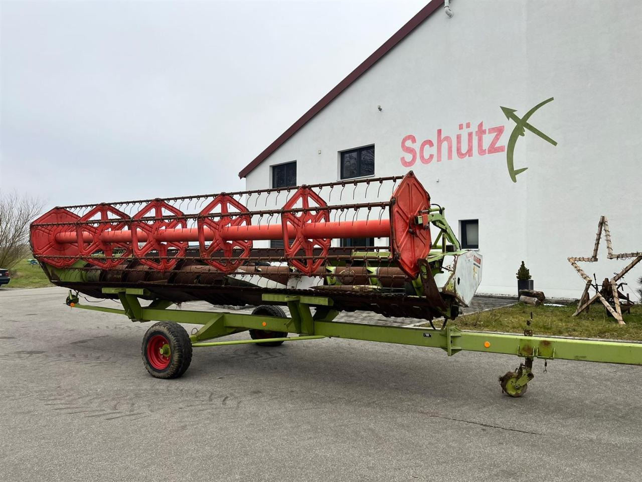 CLAAS Schneidwerk Claas C660 mit Autocontour, Transportwagen - Ernteforsatz für Häcksler: das Bild 2 CLAAS Schneidwerk Claas C660 mit Autocontour, Transportwagen - Ernteforsatz für Häcksler: das Bild 2