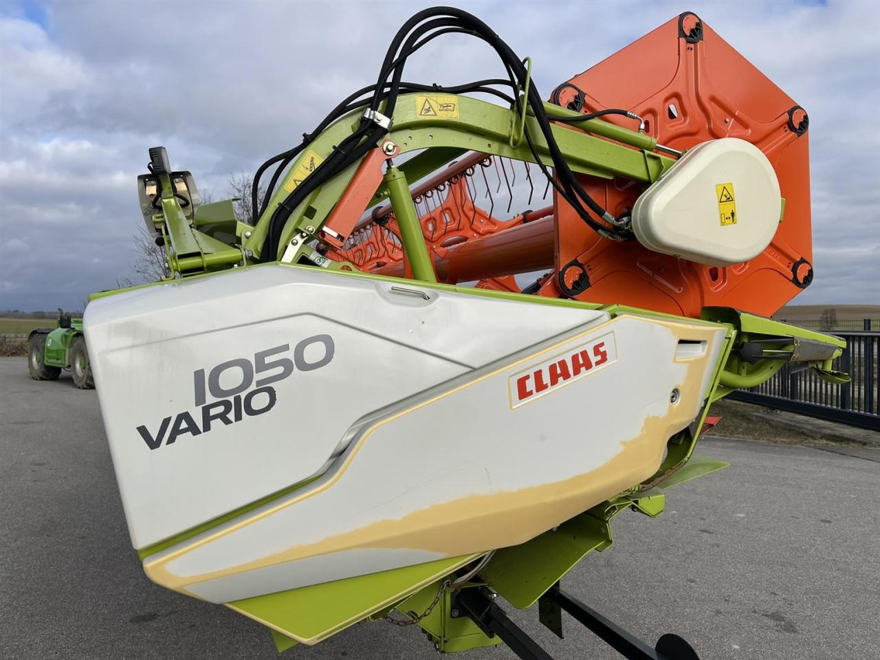 CLAAS Schneidwerk Claas Vario V1050, ca. 1600ha, LED Laser, Bj. 2016 - Schneidwerk: das Bild 3 CLAAS Schneidwerk Claas Vario V1050, ca. 1600ha, LED Laser, Bj. 2016 - Schneidwerk: das Bild 3