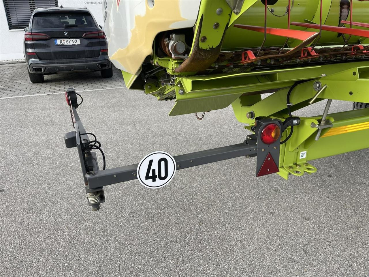 Schneidwerk CLAAS Schneidwerk Claas Vario V1050 mit LED Laserpilot links und rechts, Transportwagen 40 km/h: das Bild 7 Schneidwerk CLAAS Schneidwerk Claas Vario V1050 mit LED Laserpilot links und rechts, Transportwagen 40 km/h: das Bild 7