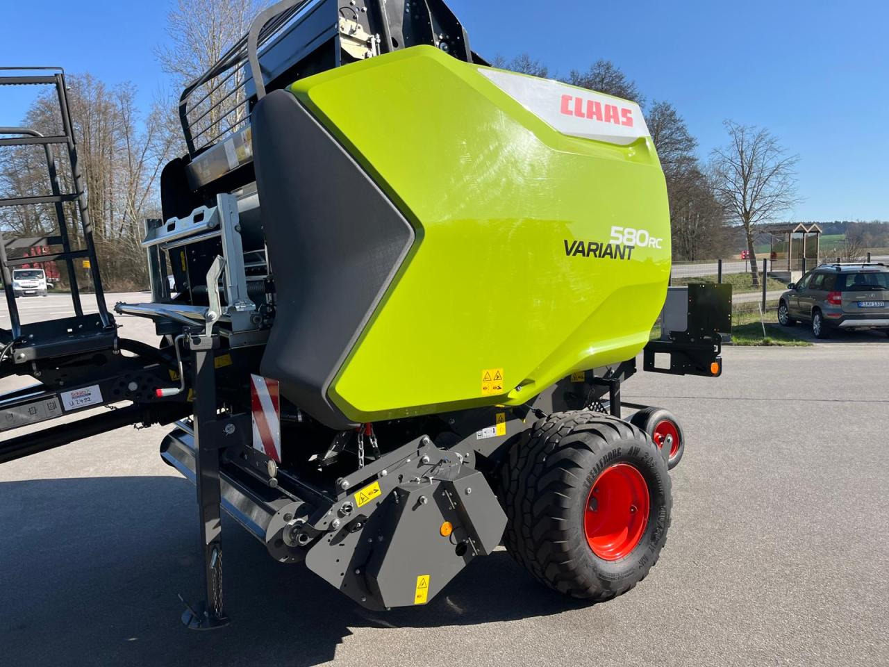 CLAAS Variant 580 RC PRO, neuwertige Rundballenpresse, Baujahr 2023, erst 39 Betriebsstunden !!! - Rundballenpresse: das Bild 2 CLAAS Variant 580 RC PRO, neuwertige Rundballenpresse, Baujahr 2023, erst 39 Betriebsstunden !!! - Rundballenpresse: das Bild 2