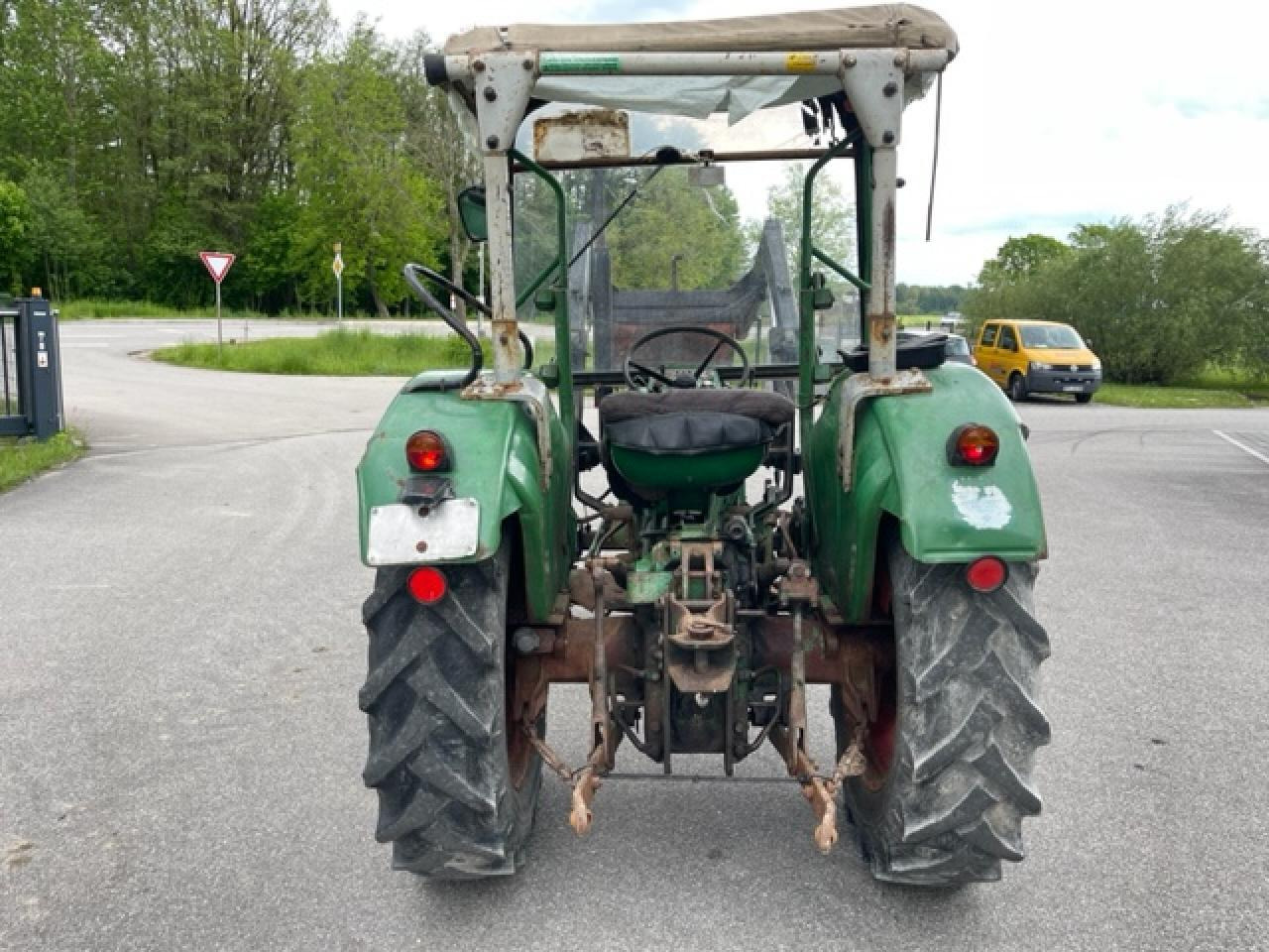 Deutz-Fahr D 4005 mit Frontlader - Traktor: das Bild 4 Deutz-Fahr D 4005 mit Frontlader - Traktor: das Bild 4