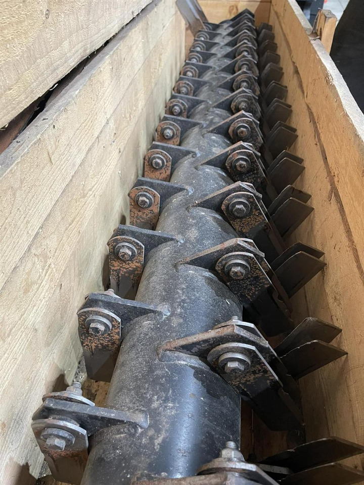 CLAAS Häckslerwelle 00 0741 361 1 gebraucht - Ersatzteile für Mähdrescher: das Bild 1 CLAAS Häckslerwelle 00 0741 361 1 gebraucht - Ersatzteile für Mähdrescher: das Bild 1