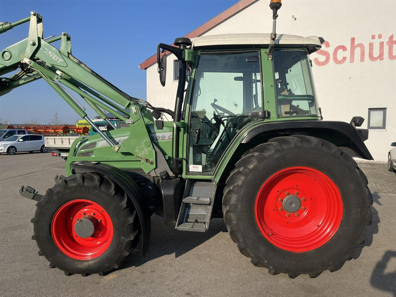 Fendt 309 Ci mit FL, Fh, Bj. 2005 - Traktor: das Bild 3 Fendt 309 Ci mit FL, Fh, Bj. 2005 - Traktor: das Bild 3
