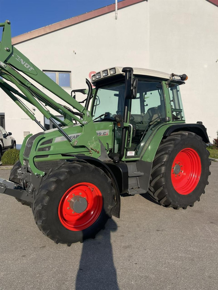 Fendt 309 Ci mit FL, Fh, Bj. 2005 - Traktor: das Bild 2 Fendt 309 Ci mit FL, Fh, Bj. 2005 - Traktor: das Bild 2