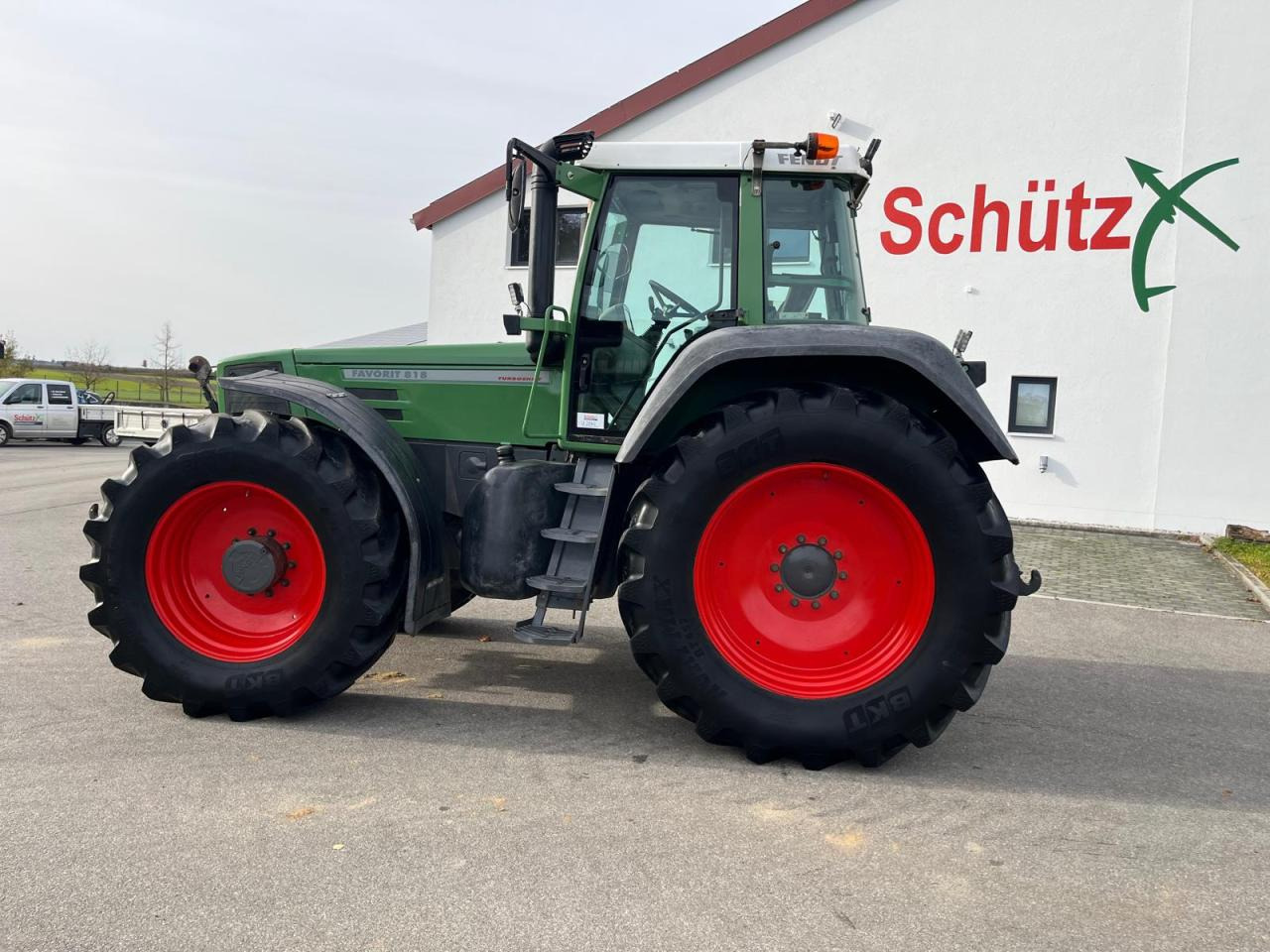 Fendt Favorit 818 Turboshift - Traktor: das Bild 2 Fendt Favorit 818 Turboshift - Traktor: das Bild 2
