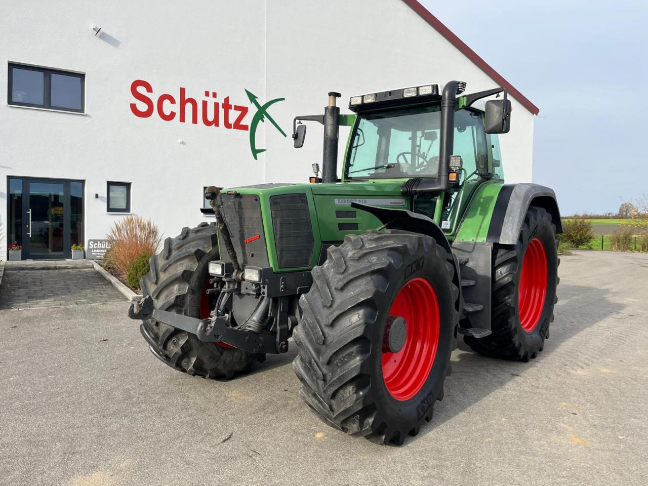 Fendt Favorit 818 Turboshift - Traktor: das Bild 1 Fendt Favorit 818 Turboshift - Traktor: das Bild 1