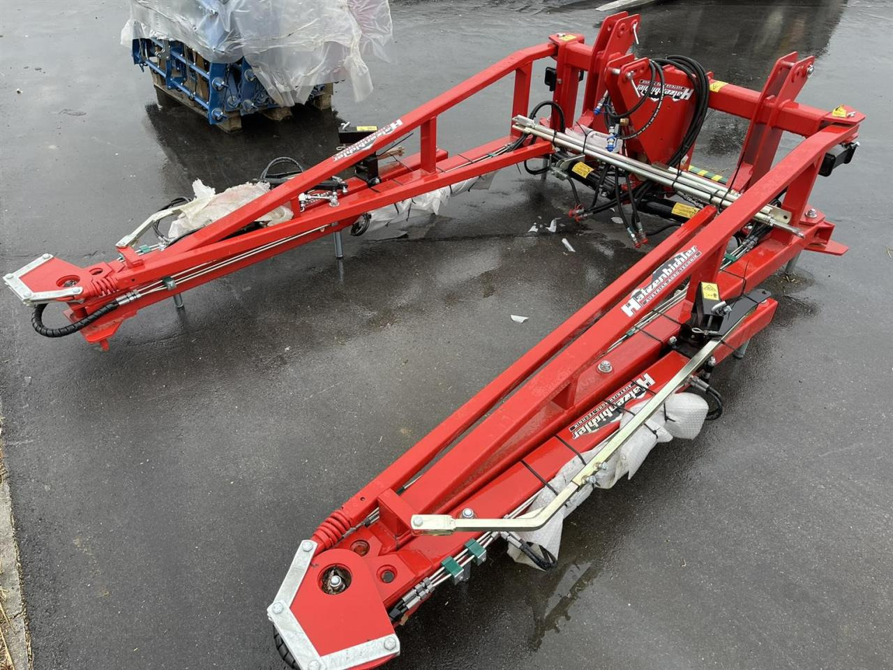 Hatzenbichler Striegel 12m hydraulischer Druckverst. NEUWERTIG - Egge: das Bild 3 Hatzenbichler Striegel 12m hydraulischer Druckverst. NEUWERTIG - Egge: das Bild 3