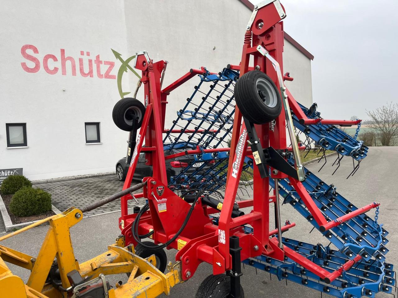 Hatzenbichler Striegel 9m, 7mm, Zinken NEU aus 2022 - Egge: das Bild 2 Hatzenbichler Striegel 9m, 7mm, Zinken NEU aus 2022 - Egge: das Bild 2