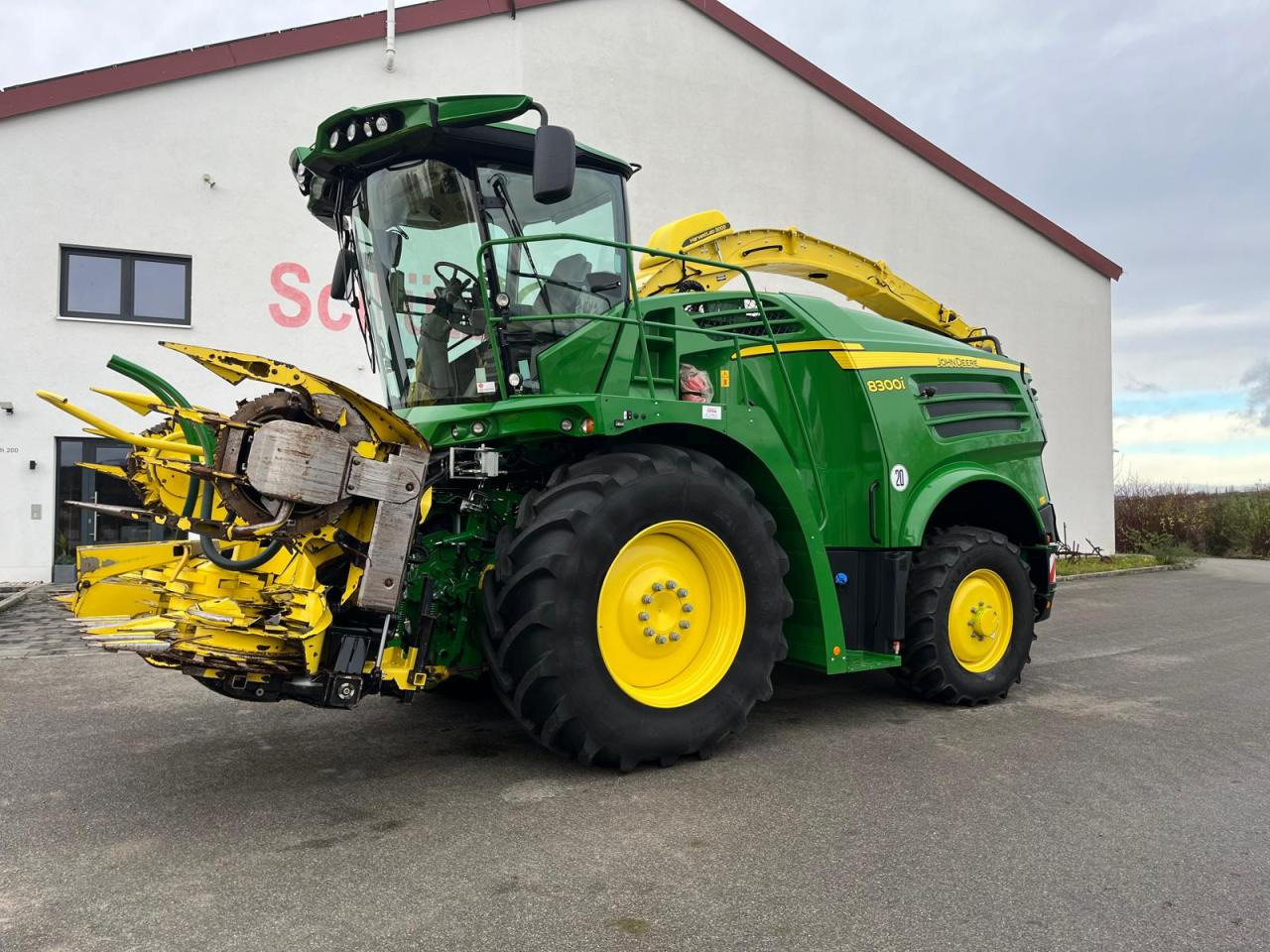 John Deere 8300i Feldhäcksler, Harvestlap, Pickup, Kemper, erst 910 Betriebsstunden, Baujahr 2018 - Feldhäcksler: das Bild 2 John Deere 8300i Feldhäcksler, Harvestlap, Pickup, Kemper, erst 910 Betriebsstunden, Baujahr 2018 - Feldhäcksler: das Bild 2