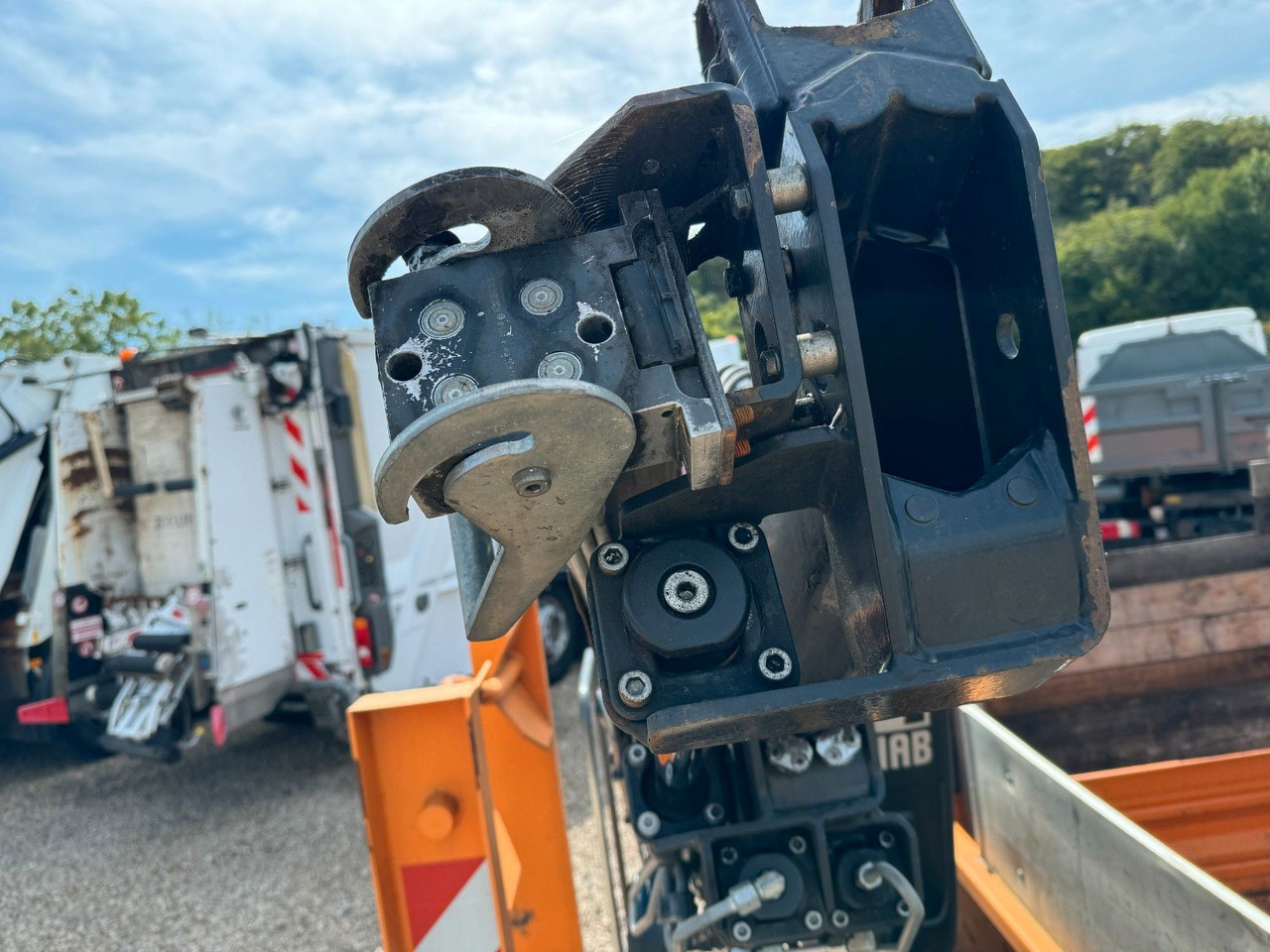 Abrollcontainer mit Kran + Funk + Aufsatz Abrollcontainer mit Kran + Funk + Aufsatz - Abrollcontainer: das Bild 5 Abrollcontainer mit Kran + Funk + Aufsatz Abrollcontainer mit Kran + Funk + Aufsatz - Abrollcontainer: das Bild 5