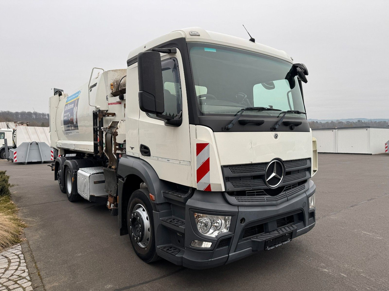 Mercedes-Benz Antos 2533 6x2 Seitenlader Euro 6 Mercedes-Benz Antos 2533 6x2 Seitenlader Euro 6 – Leasing Mercedes-Benz Antos 2533 6x2 Seitenlader Euro 6 Mercedes-Benz Antos 2533 6x2 Seitenlader Euro 6: das Bild 11