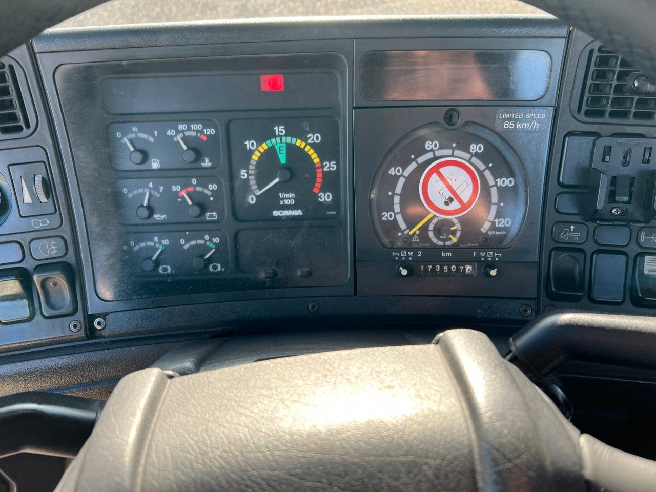 Sattelzugmaschine Scania P 94 GA 4x2 NA 310 Scania P 94 GA 4x2 NA 310: das Bild 12 Sattelzugmaschine Scania P 94 GA 4x2 NA 310 Scania P 94 GA 4x2 NA 310: das Bild 12