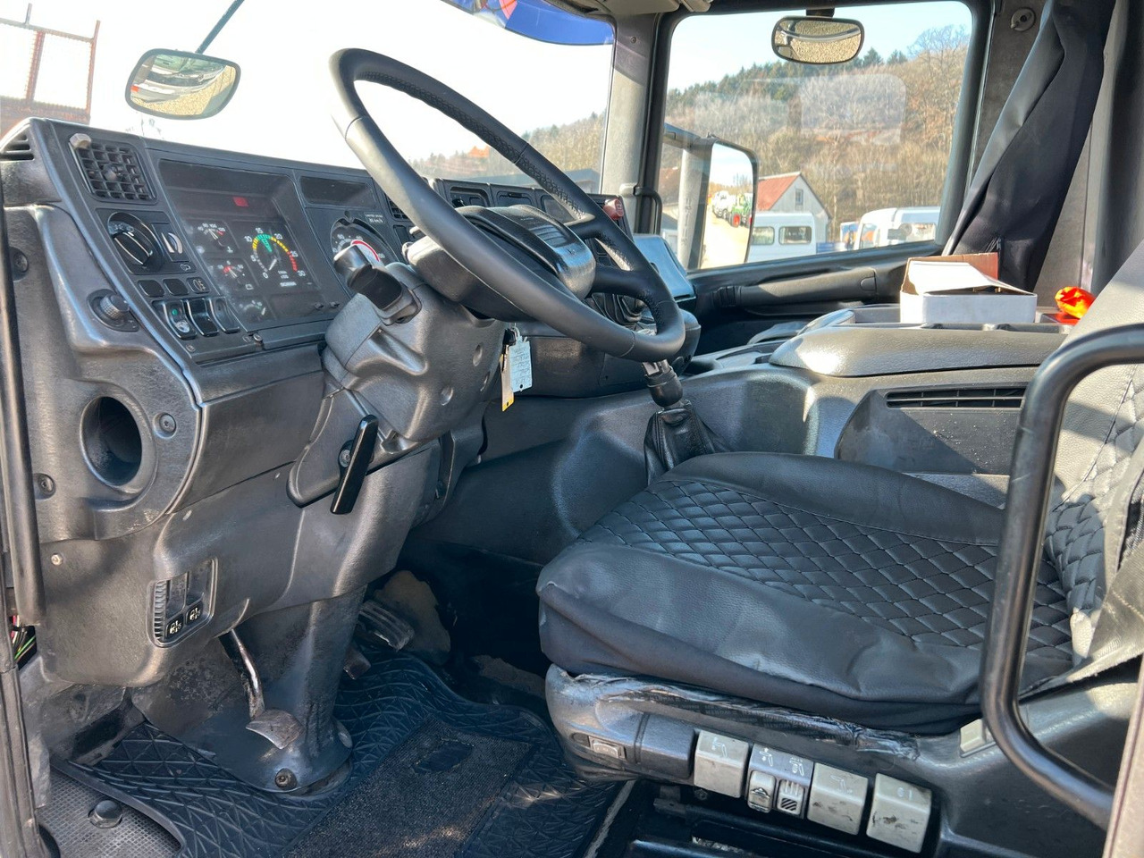 Sattelzugmaschine Scania P 94 GA 4x2 NA 310 Scania P 94 GA 4x2 NA 310: das Bild 10 Sattelzugmaschine Scania P 94 GA 4x2 NA 310 Scania P 94 GA 4x2 NA 310: das Bild 10