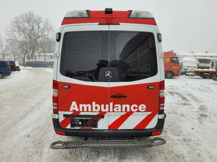 MERCEDES – BENZ SPRINTER 3.0D AMBULANCE (PROFILE) KLIMA 7.2015 EURO 6 - Krankenwagen: das Bild 5 MERCEDES – BENZ SPRINTER 3.0D AMBULANCE (PROFILE) KLIMA 7.2015 EURO 6 - Krankenwagen: das Bild 5