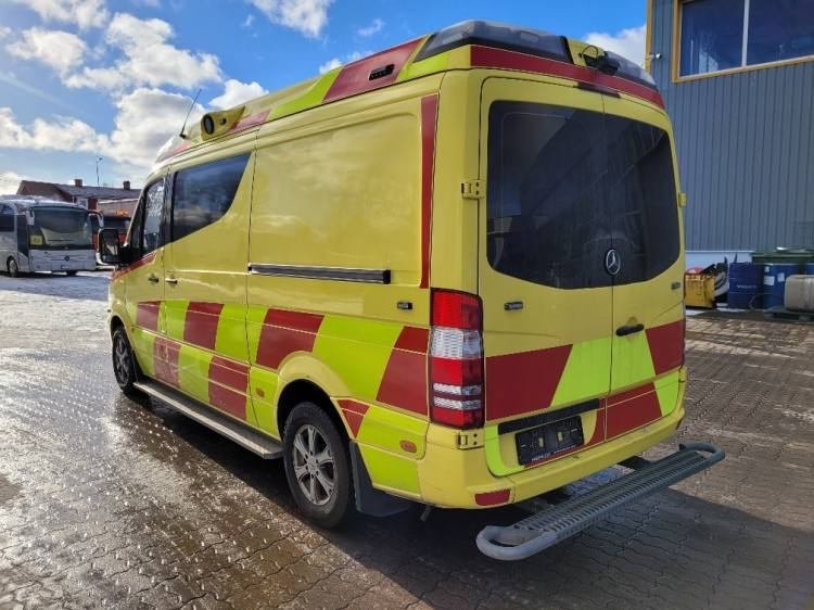MERCEDES – BENZ SPRINTER AMBULANCE (PROFILE) KLIMA 2.2016 EURO 6 - Krankenwagen: das Bild 3 MERCEDES – BENZ SPRINTER AMBULANCE (PROFILE) KLIMA 2.2016 EURO 6 - Krankenwagen: das Bild 3