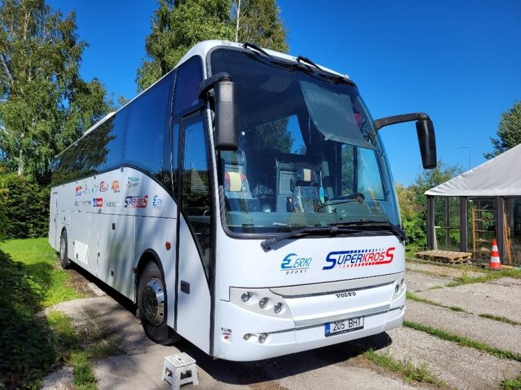 VOLVO B12M BERKHOF AXIAL70 MOTORHOME KLIMA 3.2003 - Reisebus: das Bild 1 VOLVO B12M BERKHOF AXIAL70 MOTORHOME KLIMA 3.2003 - Reisebus: das Bild 1