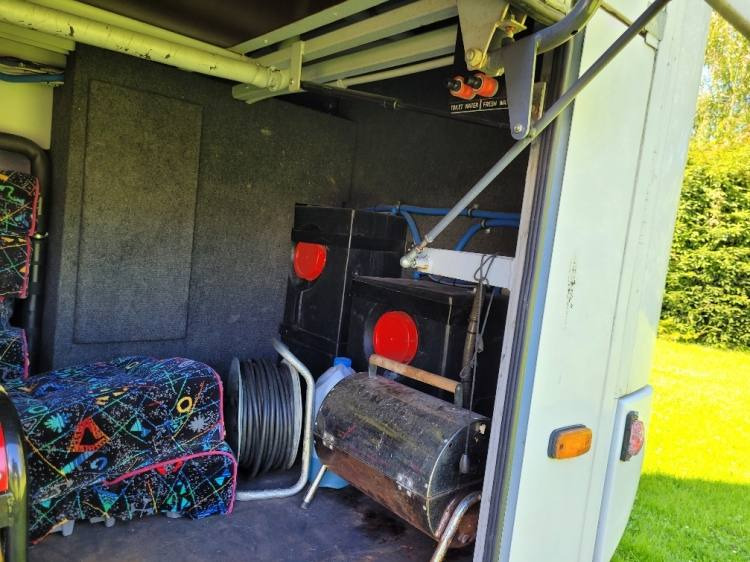 VOLVO B12M BERKHOF AXIAL70 MOTORHOME KLIMA 3.2003 - Reisebus: das Bild 4 VOLVO B12M BERKHOF AXIAL70 MOTORHOME KLIMA 3.2003 - Reisebus: das Bild 4