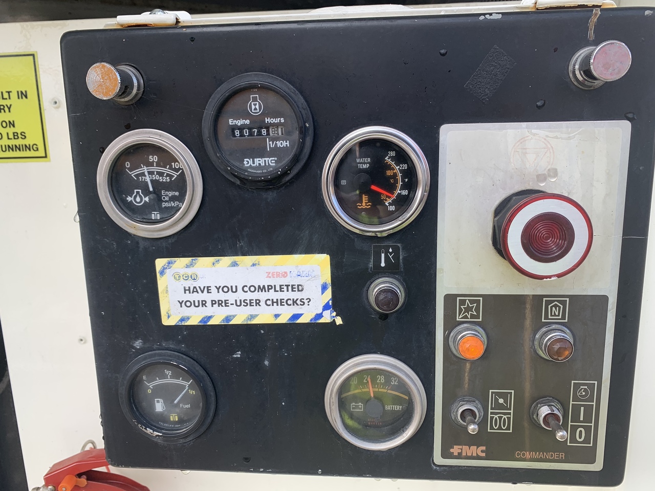 Lower Deck Loader 7 tons FMC Commander 15 - Flugzeuglader: das Bild 2 Lower Deck Loader 7 tons FMC Commander 15 - Flugzeuglader: das Bild 2