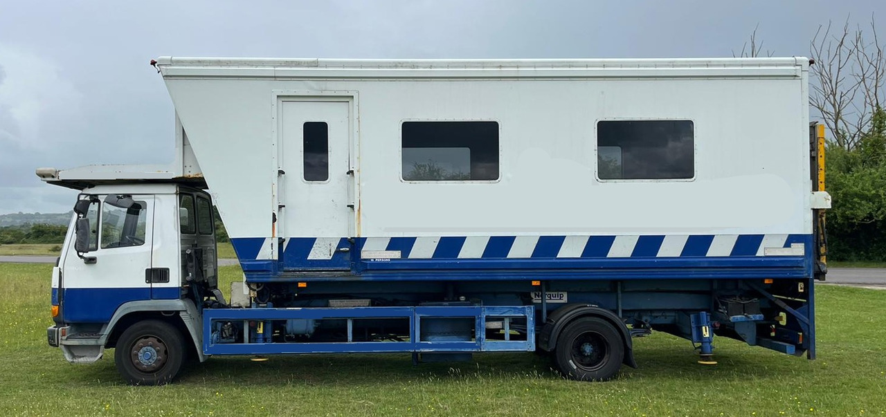 NrEquip PRM - Ambulift-Fahrzeug: das Bild 1 NrEquip PRM - Ambulift-Fahrzeug: das Bild 1