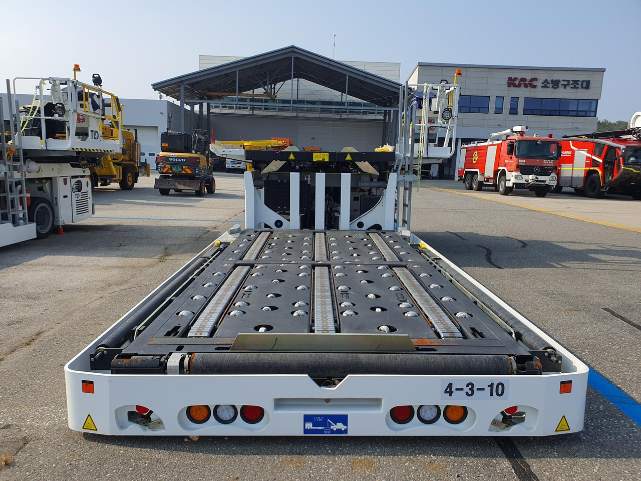 TLD Loader TXL838 - Flugzeuglader: das Bild 2 TLD Loader TXL838 - Flugzeuglader: das Bild 2