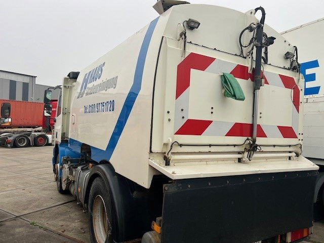 DAF 65 FA65.180 CF - Kehrmaschine: das Bild 4 DAF 65 FA65.180 CF - Kehrmaschine: das Bild 4