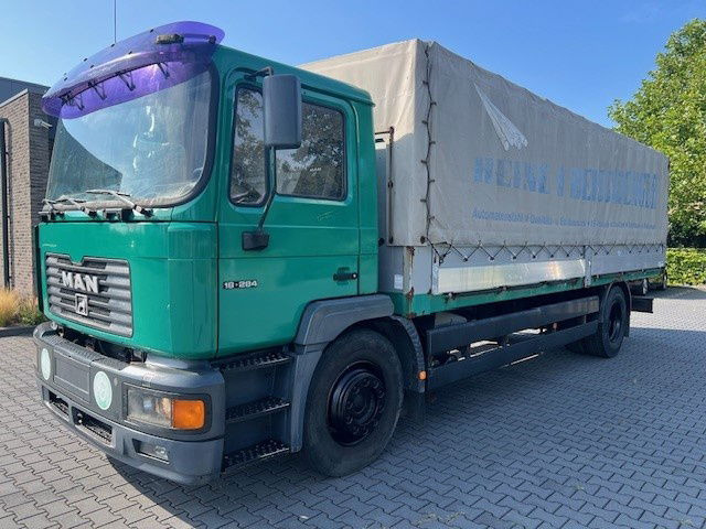 MAN 18.284 - Plane LKW: das Bild 1 MAN 18.284 - Plane LKW: das Bild 1