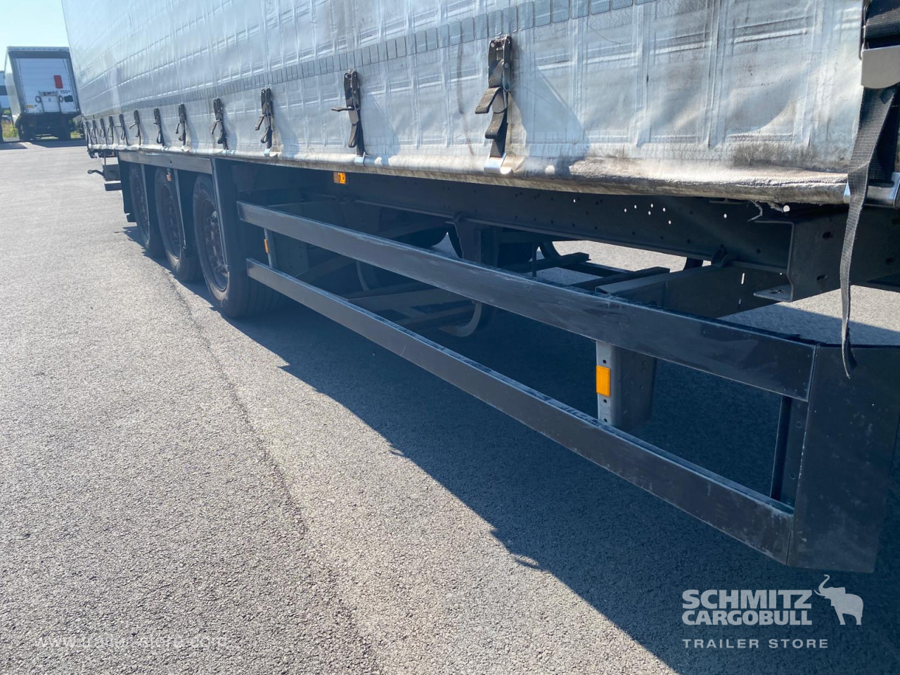 SCHMITZ Curtainsider Mega - Planenauflieger: das Bild 3 SCHMITZ Curtainsider Mega - Planenauflieger: das Bild 3
