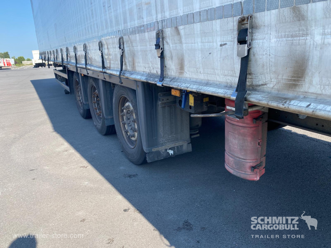 SCHMITZ Curtainsider Mega - Planenauflieger: das Bild 4 SCHMITZ Curtainsider Mega - Planenauflieger: das Bild 4