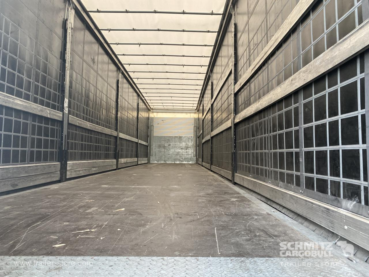 SCHMITZ Curtainsider Standard - Planenauflieger: das Bild 4 SCHMITZ Curtainsider Standard - Planenauflieger: das Bild 4