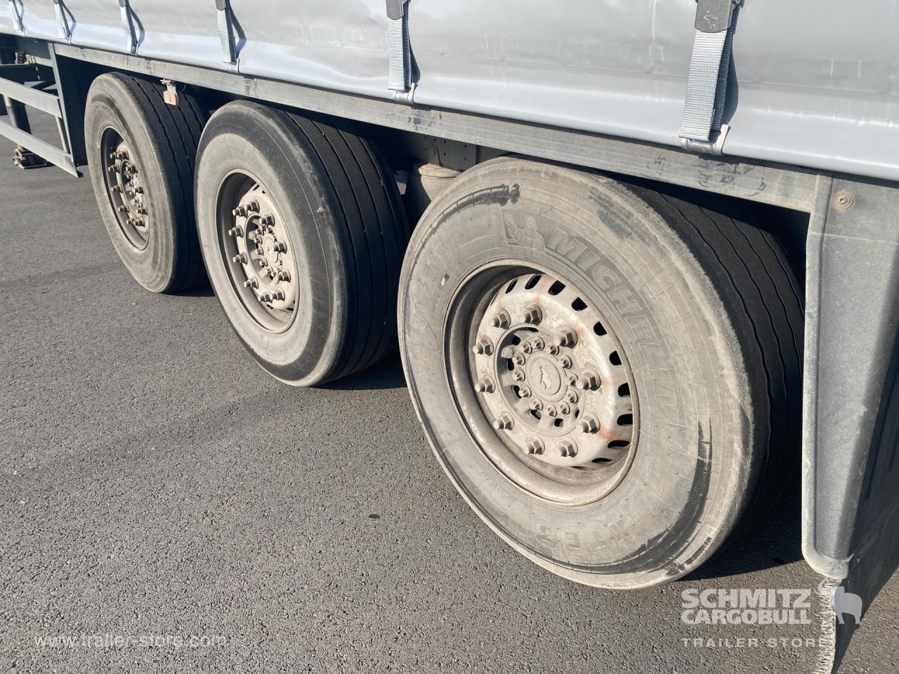 SCHMITZ Curtainsider Standard - Planenauflieger: das Bild 2 SCHMITZ Curtainsider Standard - Planenauflieger: das Bild 2