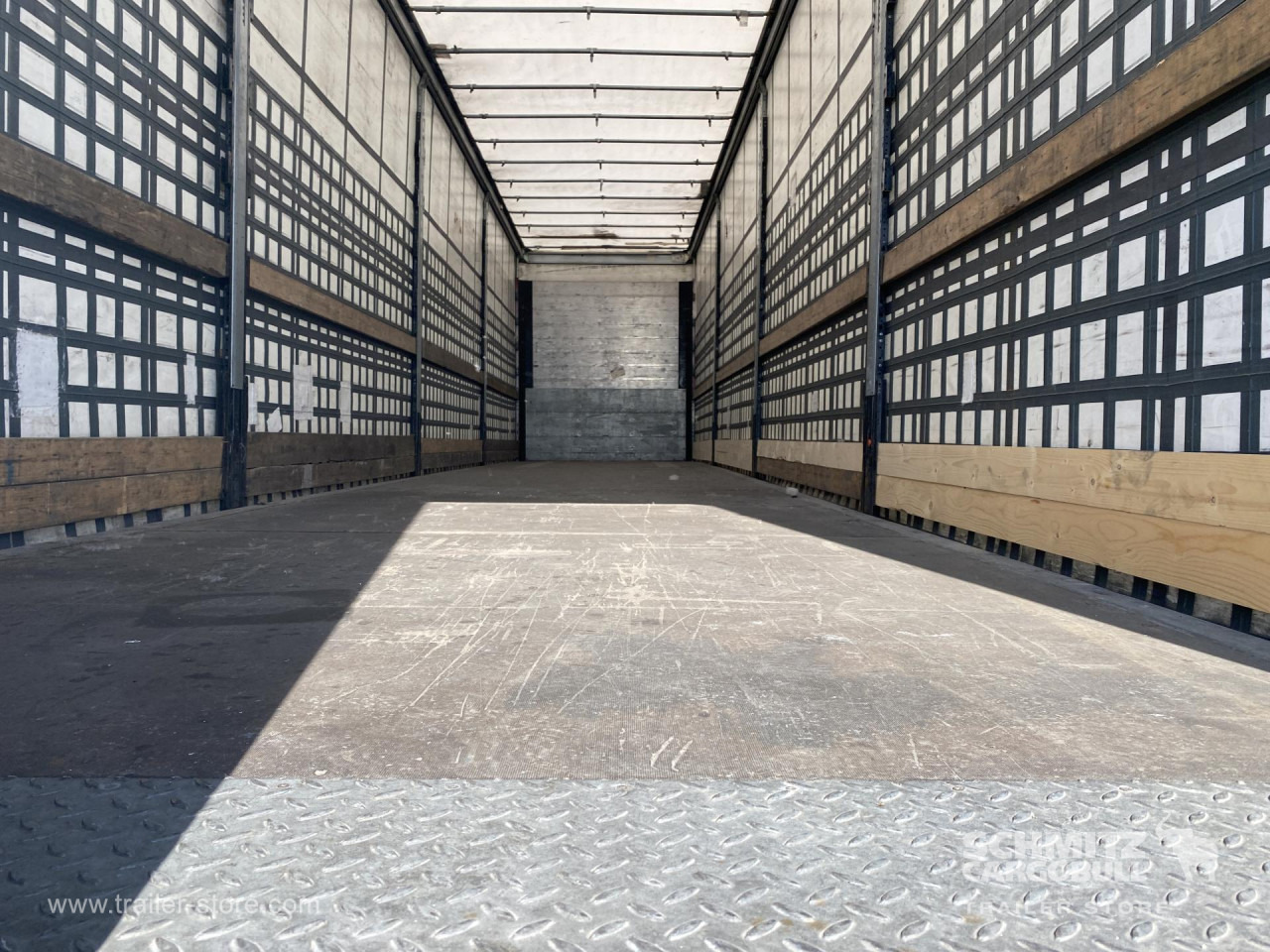 SCHMITZ Curtainsider Standard - Planenauflieger: das Bild 5 SCHMITZ Curtainsider Standard - Planenauflieger: das Bild 5