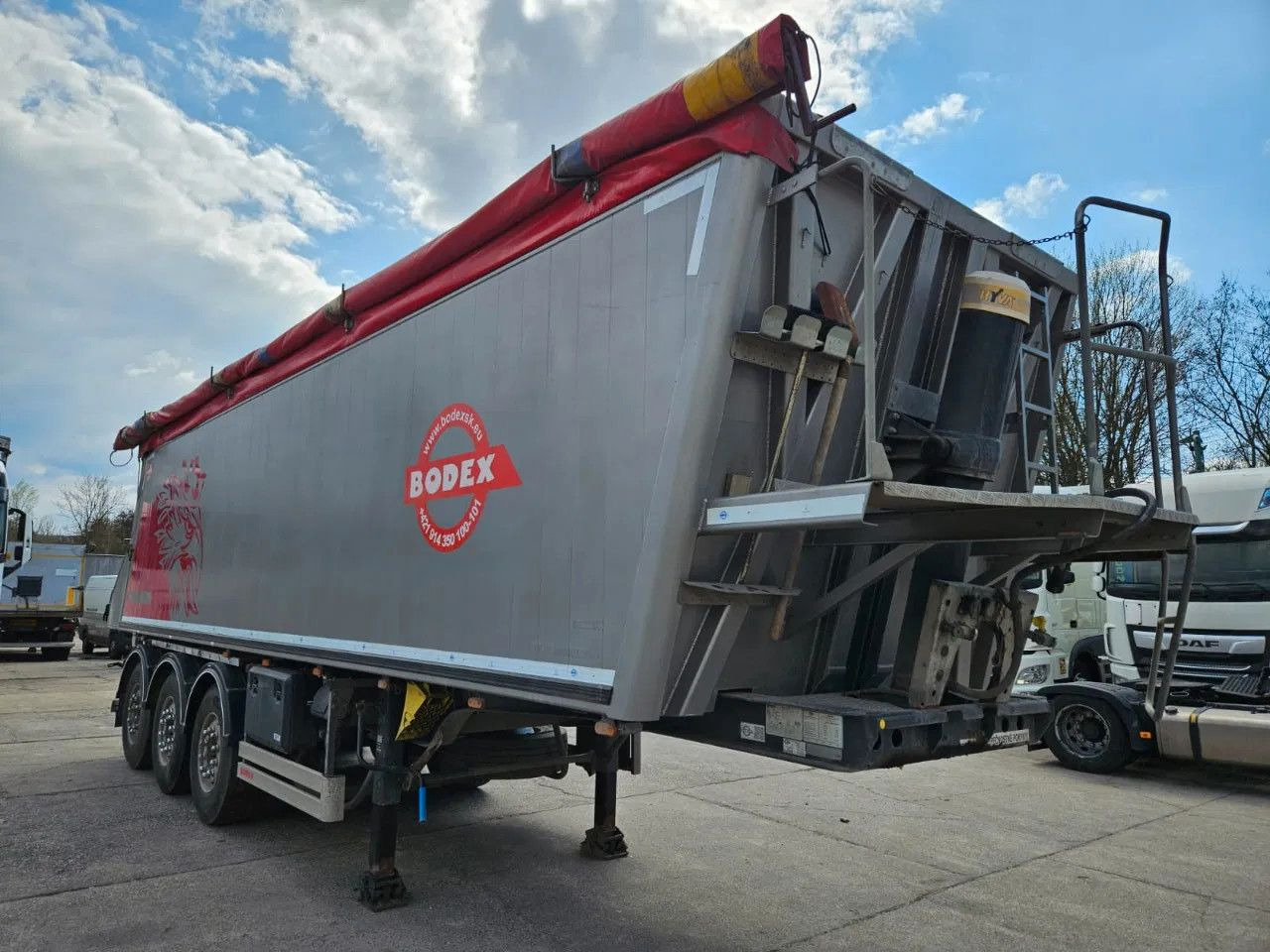 Bodex KIS3B - Kipper Auflieger: das Bild 2 Bodex KIS3B - Kipper Auflieger: das Bild 2