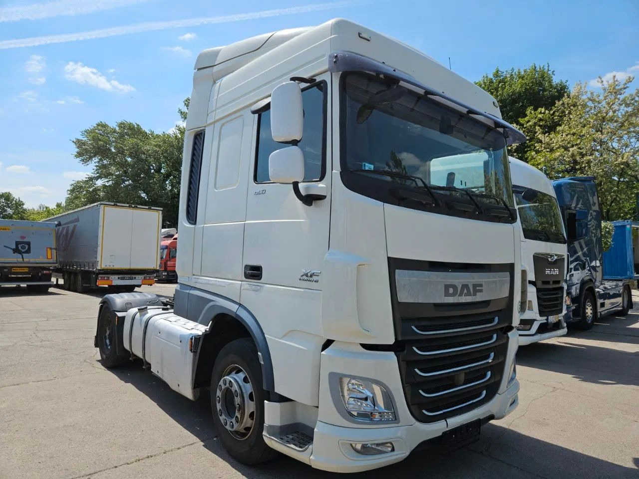 DAF XF 460 Space Cab Standklima 2 units - Sattelzugmaschine: das Bild 2 DAF XF 460 Space Cab Standklima 2 units - Sattelzugmaschine: das Bild 2
