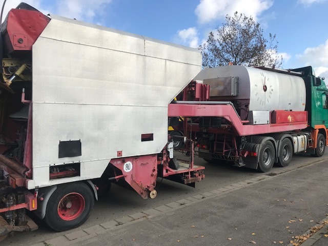 Schaefer KRZS 1000 Asphalt - Bitumen Reparaturzug mit Splittstreuer und Anpresswalzen - Asphalttechnik: das Bild 2 Schaefer KRZS 1000 Asphalt - Bitumen Reparaturzug mit Splittstreuer und Anpresswalzen - Asphalttechnik: das Bild 2