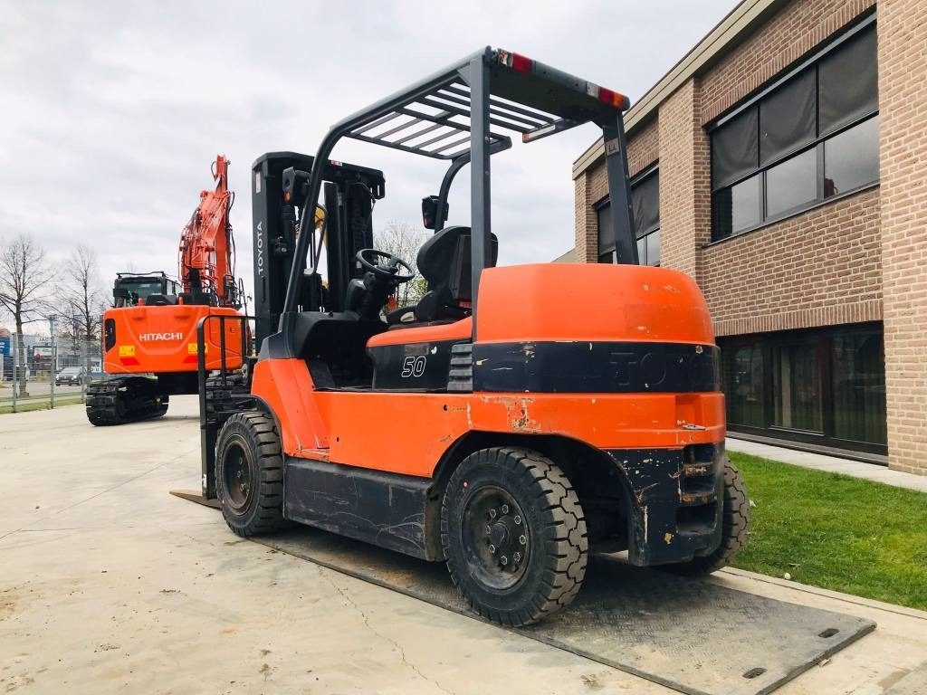 Toyota 7 FB MF 50 - Elektrostapler: das Bild 5 Toyota 7 FB MF 50 - Elektrostapler: das Bild 5