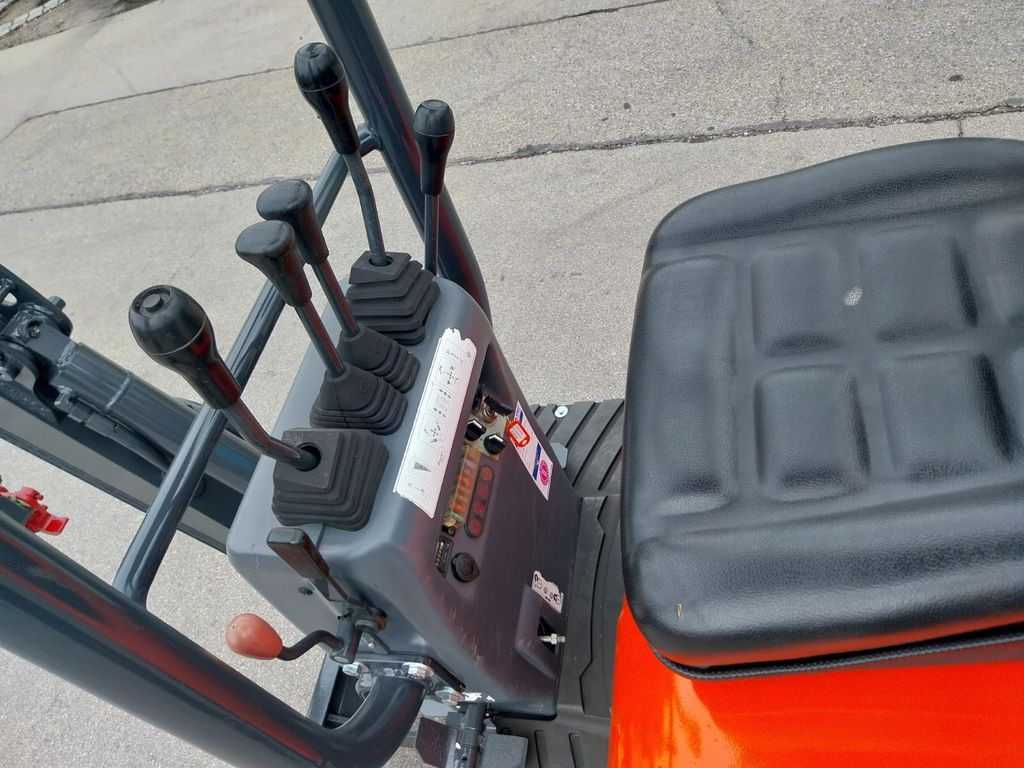 Eurocomach ES 10 ZT - Minibagger: das Bild 5 Eurocomach ES 10 ZT - Minibagger: das Bild 5