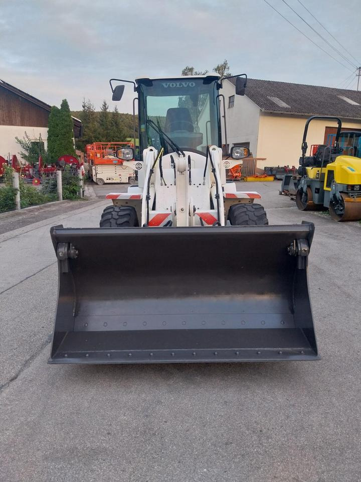 Radlader Volvo L 30 G Hoflader Lader Schaufellader 25 35 20 - Hoflader: das Bild 2 Radlader Volvo L 30 G Hoflader Lader Schaufellader 25 35 20 - Hoflader: das Bild 2