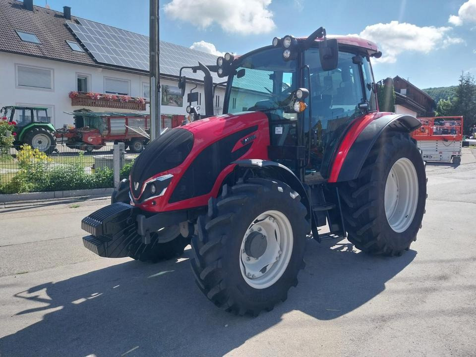 Valtra A85 Schlepper Traktor Bulldog - Traktor: das Bild 1 Valtra A85 Schlepper Traktor Bulldog - Traktor: das Bild 1