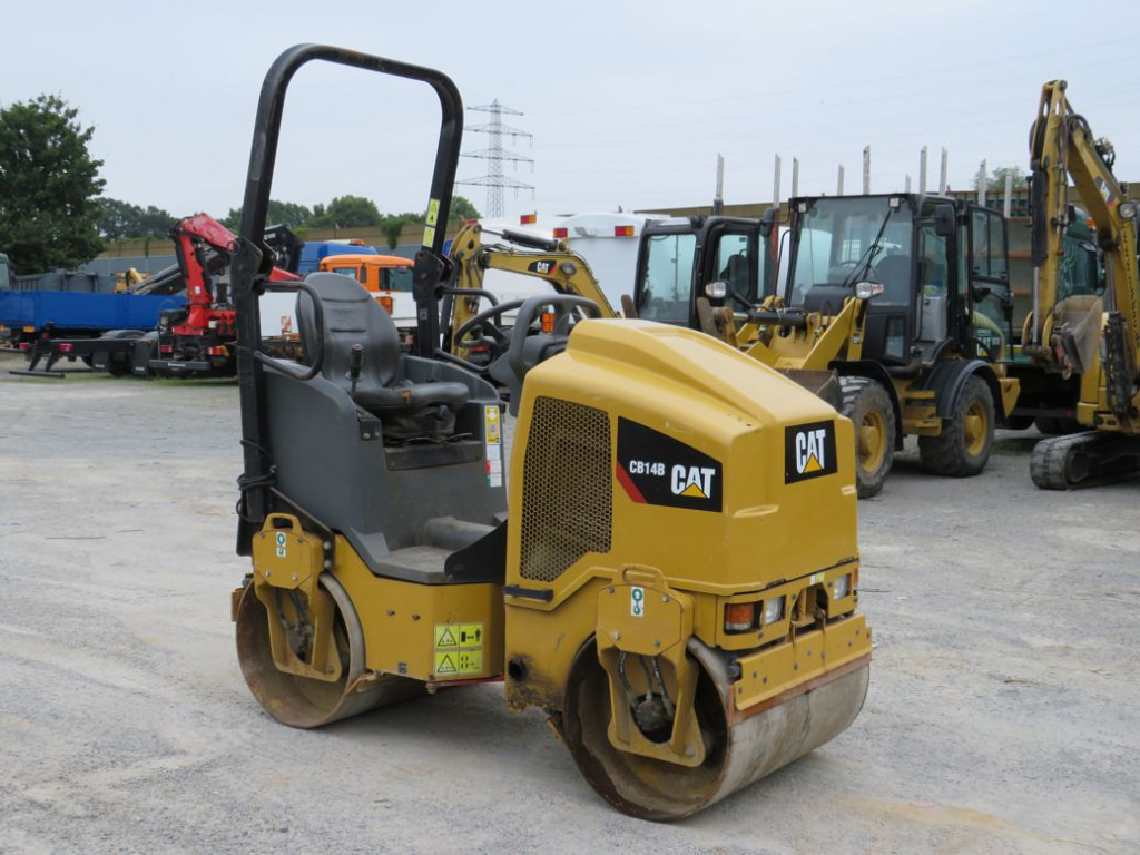 CATERPILLAR Tandem-Vibrationswalze CB14 B Baumaschine - Walzen: das Bild 2 CATERPILLAR Tandem-Vibrationswalze CB14 B Baumaschine - Walzen: das Bild 2