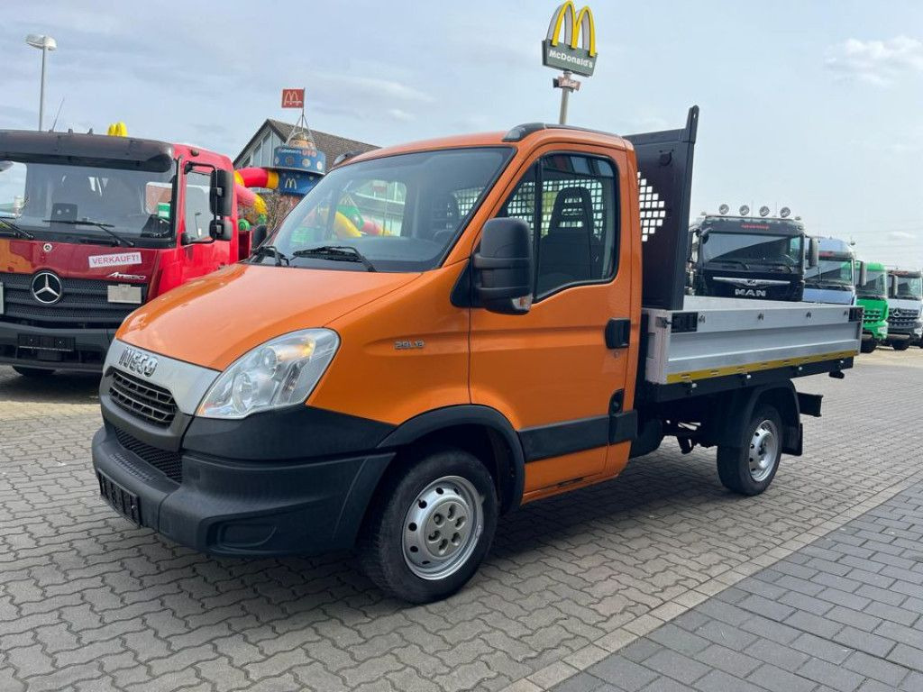 Iveco Daily 29L13 Pritsche - Pritsche Transporter: das Bild 1 Iveco Daily 29L13 Pritsche - Pritsche Transporter: das Bild 1