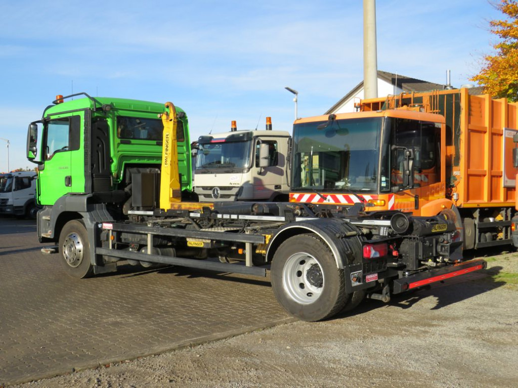 MAN MAN TG-S Abrollkipper 18.320 BL - Abrollkipper: das Bild 3 MAN MAN TG-S Abrollkipper 18.320 BL - Abrollkipper: das Bild 3