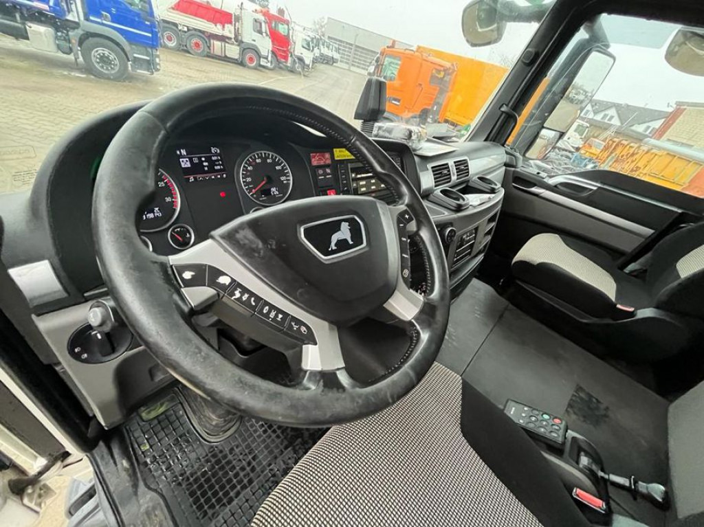 MAN MAN TG-S Abrollkipper 26.460 6x2-2 BL Meiller, Funk - Abrollkipper: das Bild 5 MAN MAN TG-S Abrollkipper 26.460 6x2-2 BL Meiller, Funk - Abrollkipper: das Bild 5