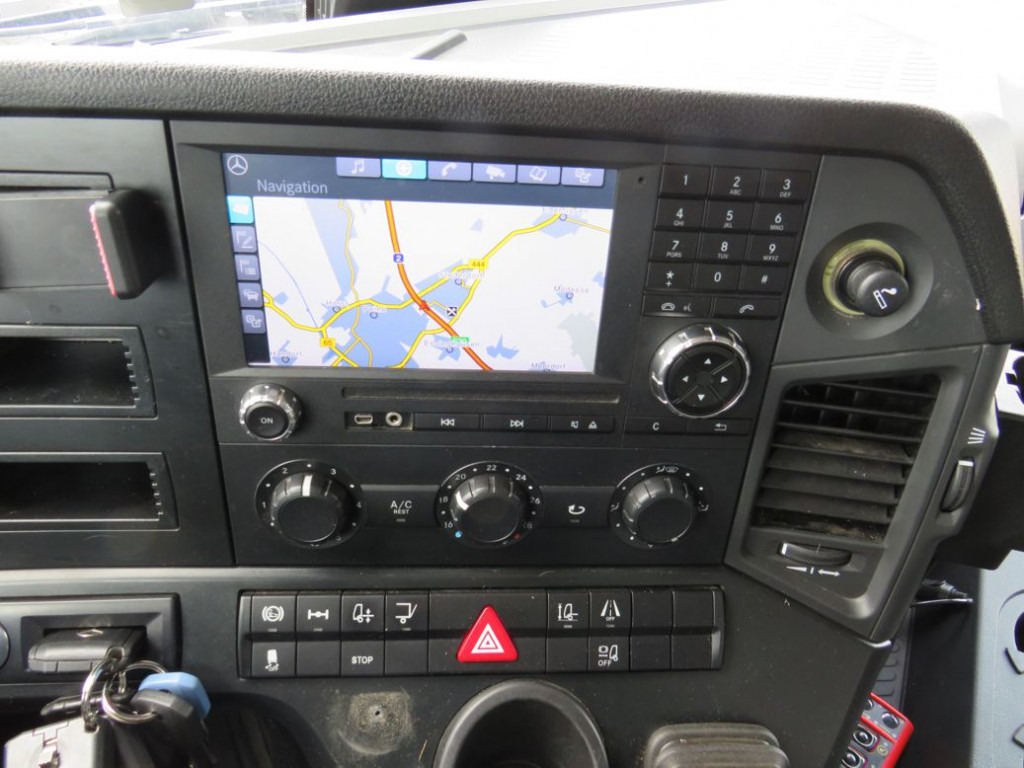 MERCEDES-BENZ Antos 1830 L nR 4x2 Standardkoffer LBW LBW 2to+Funk - Koffer LKW: das Bild 2 MERCEDES-BENZ Antos 1830 L nR 4x2 Standardkoffer LBW LBW 2to+Funk - Koffer LKW: das Bild 2