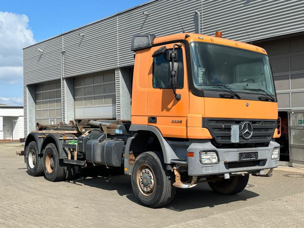 Mercedes-Benz Actros 3336 AK 6x6 Abrollkipper org. nur 84TKM - Abrollkipper: das Bild 2 Mercedes-Benz Actros 3336 AK 6x6 Abrollkipper org. nur 84TKM - Abrollkipper: das Bild 2