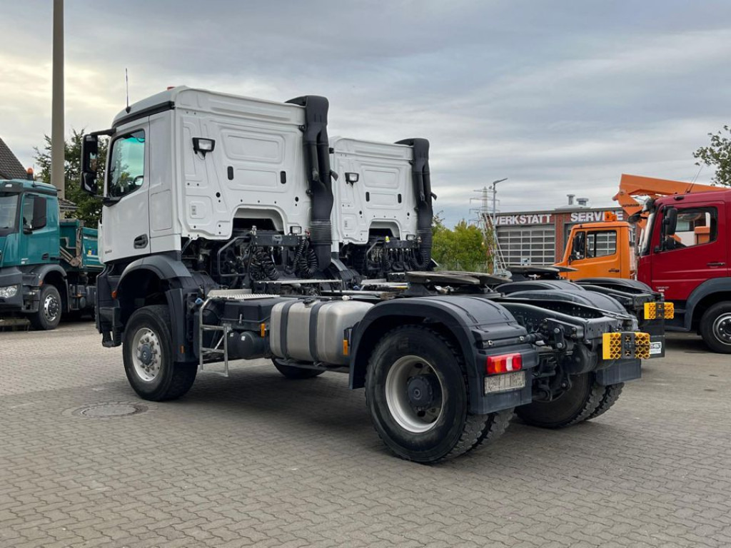 MERCEDES-BENZ Arocs 2043 AS 4x4 SZM nur 133TKM ! Kipphydraulik - Sattelzugmaschine: das Bild 4 MERCEDES-BENZ Arocs 2043 AS 4x4 SZM nur 133TKM ! Kipphydraulik - Sattelzugmaschine: das Bild 4