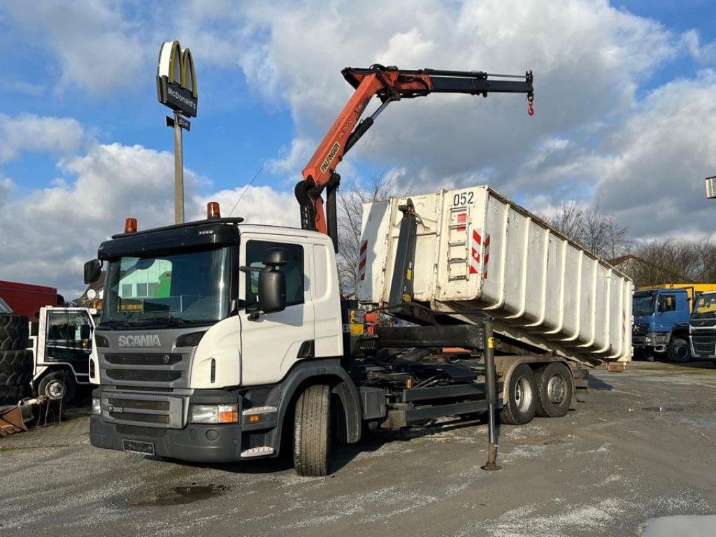 Scania P 360 6x2 Abrollkipper mit Kran Lift/Lenkachse - Abrollkipper, Autokran: das Bild 1 Scania P 360 6x2 Abrollkipper mit Kran Lift/Lenkachse - Abrollkipper, Autokran: das Bild 1