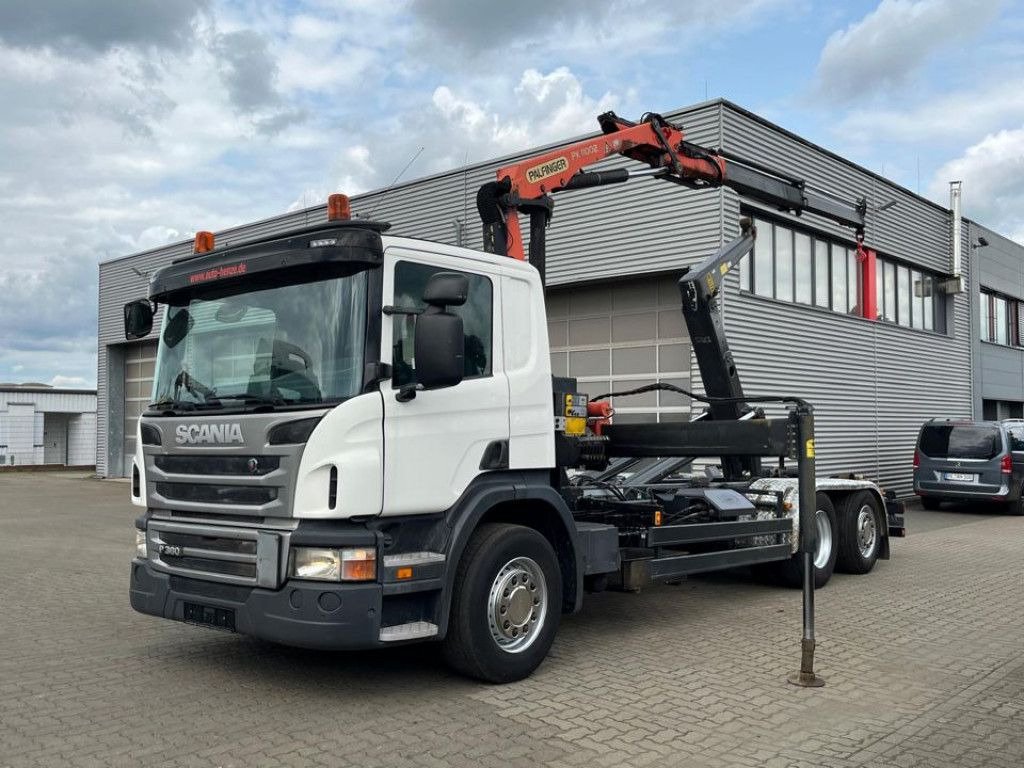 Scania P 360 6x2 Abrollkipper mit Kran Lift/Lenkachse Scania P 360 6x2 Abrollkipper mit Kran Lift/Lenkachse - Abrollkipper, Autokran: das Bild 1 Scania P 360 6x2 Abrollkipper mit Kran Lift/Lenkachse Scania P 360 6x2 Abrollkipper mit Kran Lift/Lenkachse - Abrollkipper, Autokran: das Bild 1