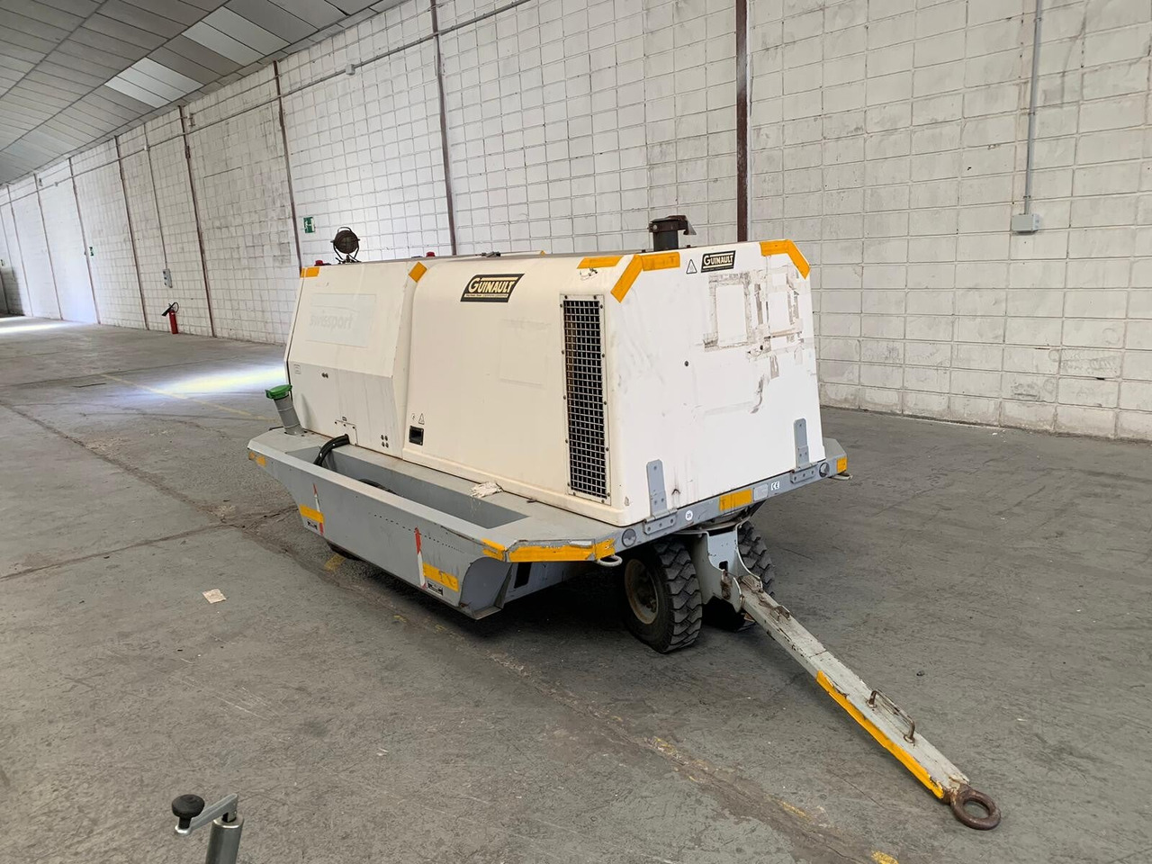 GPU Guinault GA120 - Bodenstromaggregat: das Bild 1 GPU Guinault GA120 - Bodenstromaggregat: das Bild 1