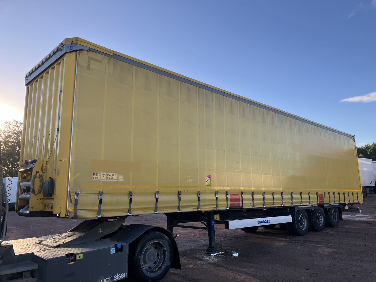 KRONE MEGA CURTAIN - LIFTING ROOF - HUCKEPACK - Planenauflieger: das Bild 1 KRONE MEGA CURTAIN - LIFTING ROOF - HUCKEPACK - Planenauflieger: das Bild 1